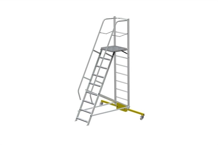 Компактная лестница с площадкой MEGAL ЛСПК с траверсой 1,9м - фото 15065