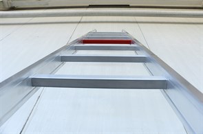Односекционная алюминиевая лестница 19 ступеней